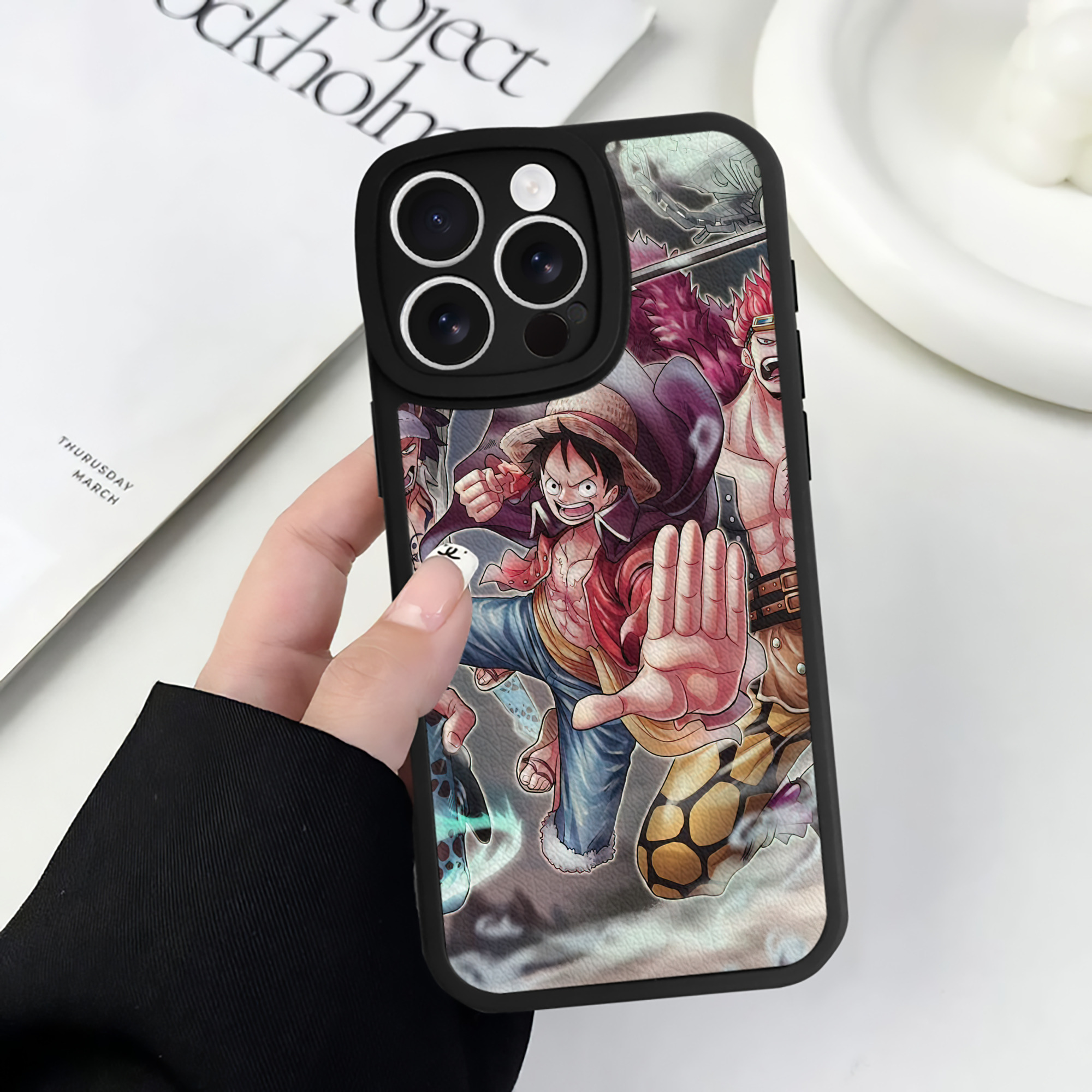 （画像用） ワンピース ONE PIECE 【iPhone 16シリーズ対応】シリコンスマホケース（レザー調） 材質：シリコン